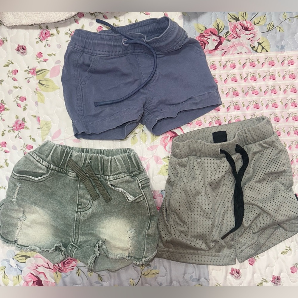 Toddler boys size 12-18 shorts bundle